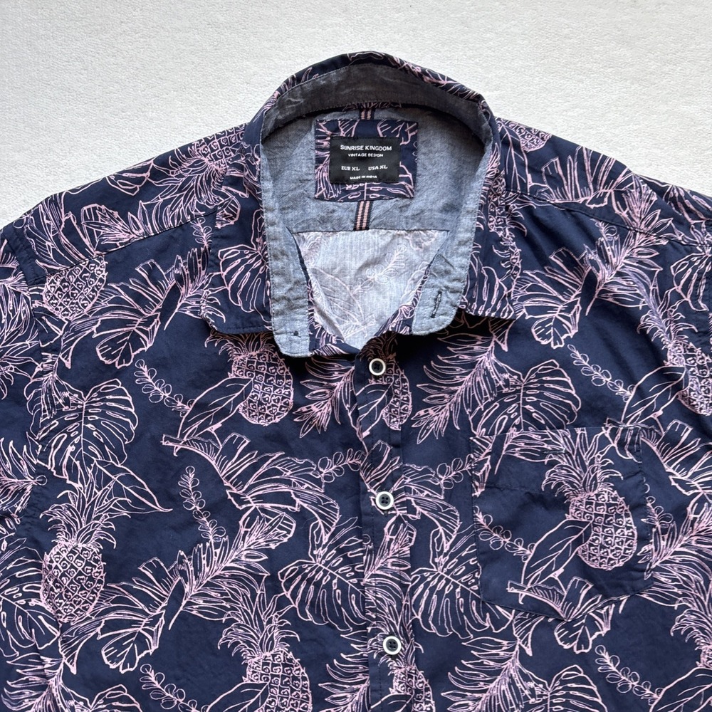 Sunrise Kingdom Men XL Hawaiian Shirt Pineapple Leaves Tropical Short Sleeve - Picture 3 of 16